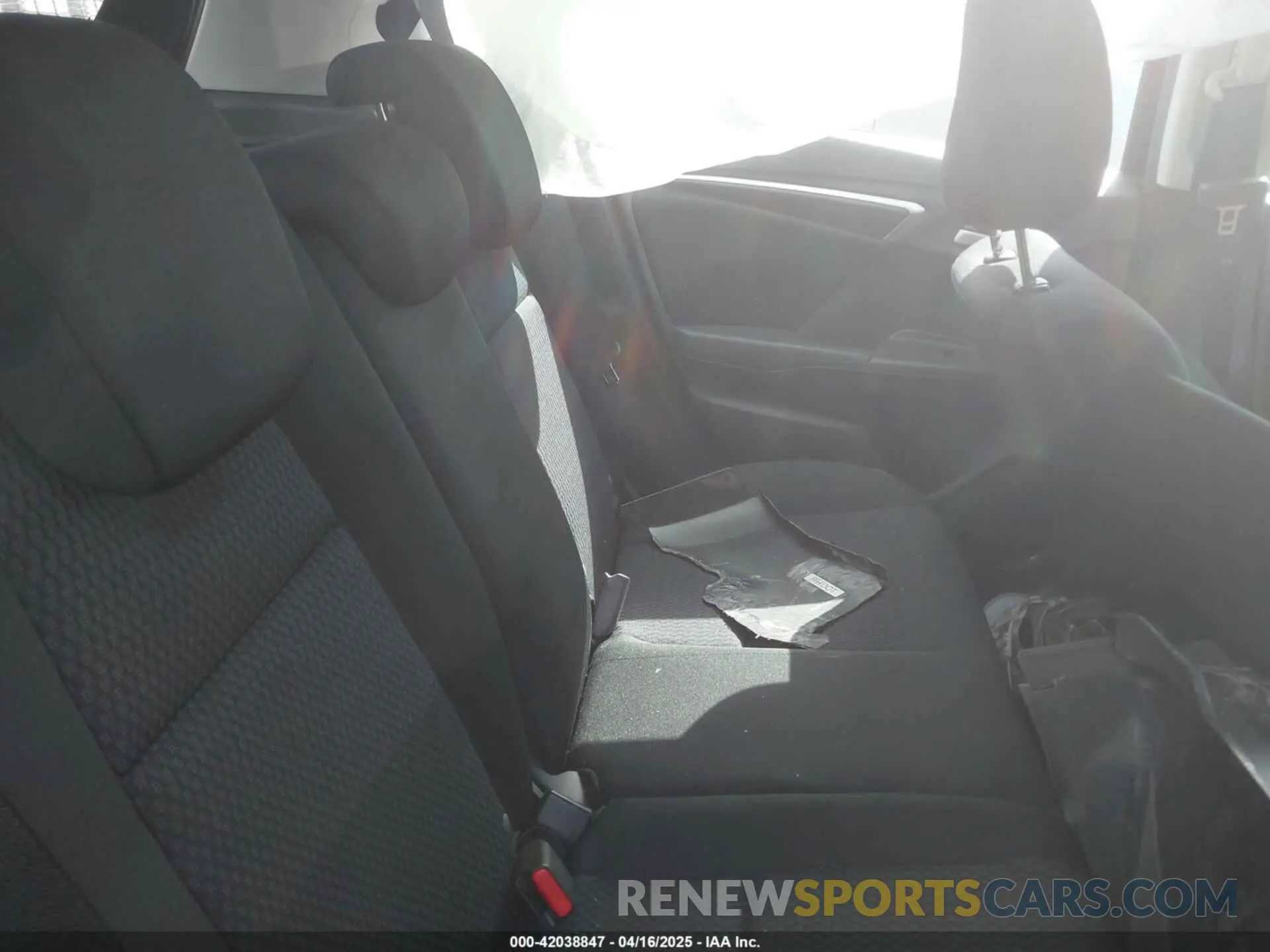 8 Photograph of a damaged car 3HGGK5H49LM726214 HONDA FIT 2020