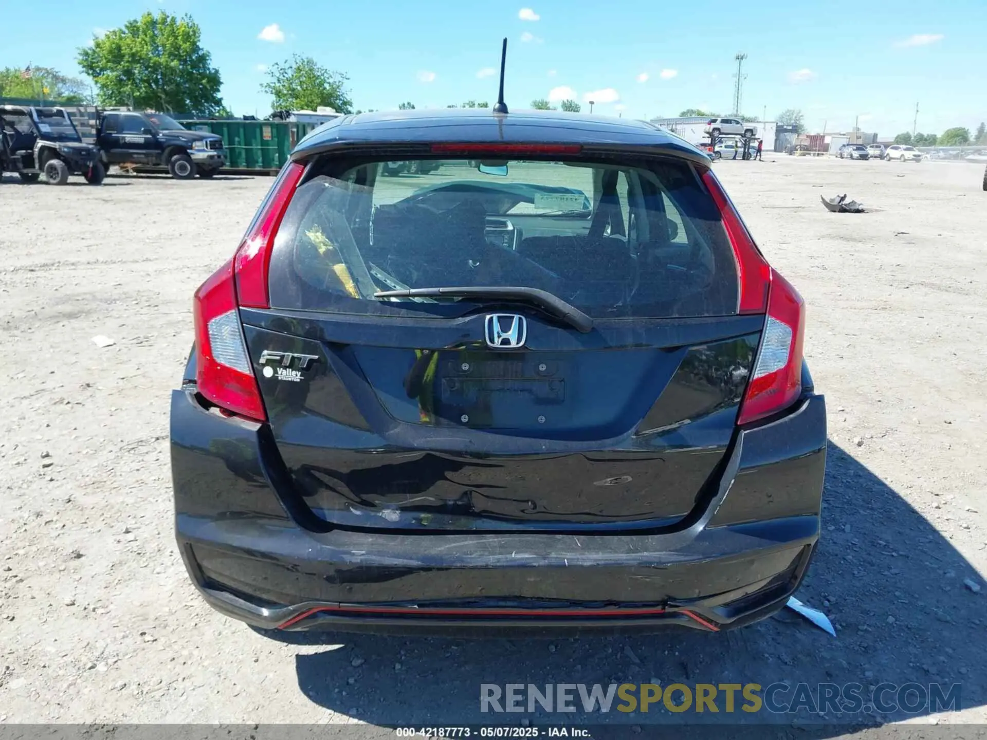 15 Photograph of a damaged car 3HGGK5H4XLM705176 HONDA FIT 2020