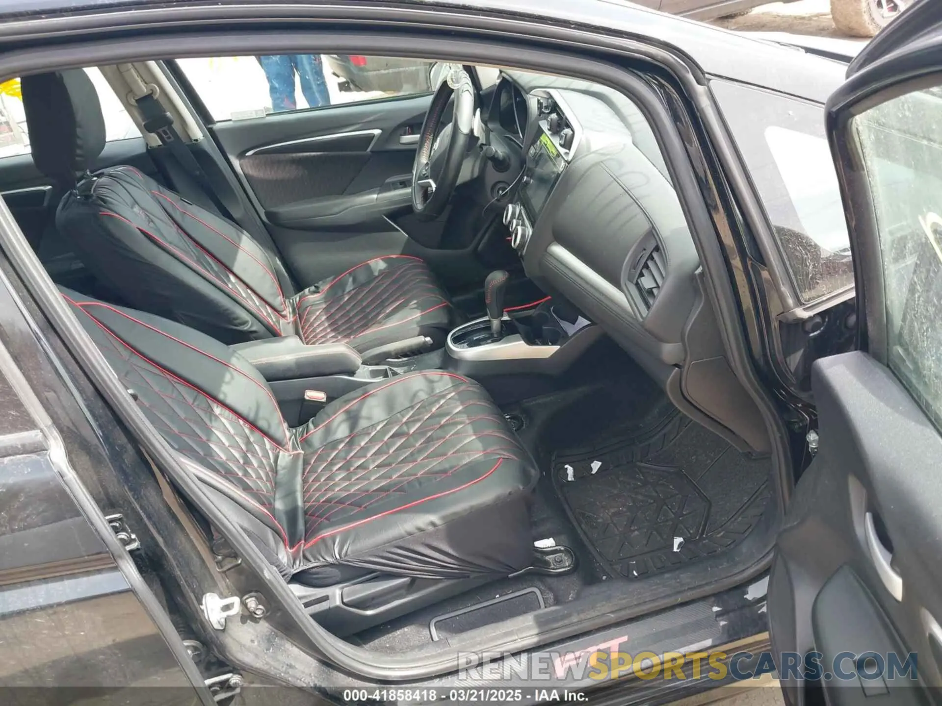 5 Photograph of a damaged car 3HGGK5H62LM725374 HONDA FIT 2020