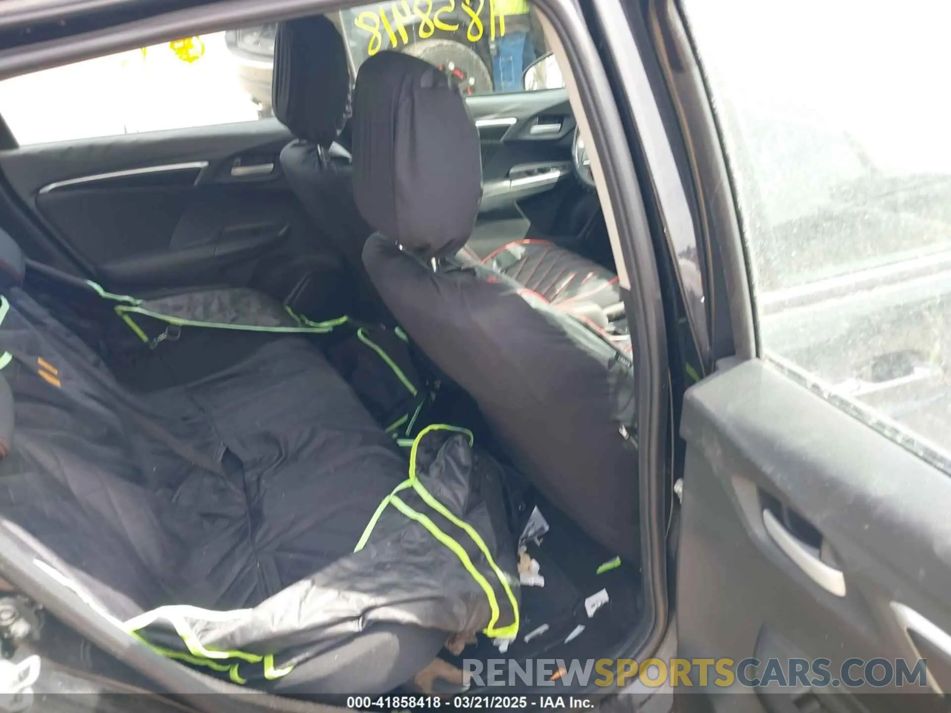 8 Photograph of a damaged car 3HGGK5H62LM725374 HONDA FIT 2020