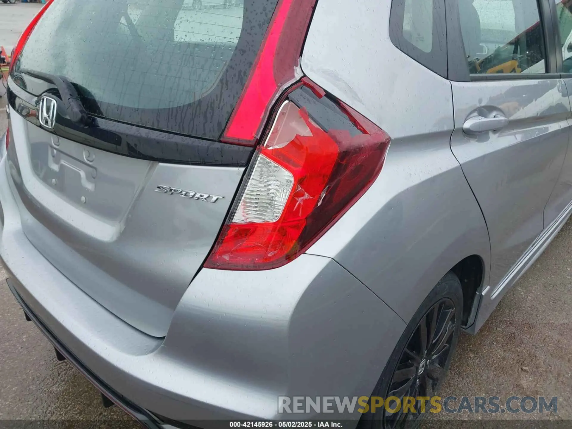 6 Photograph of a damaged car 3HGGK5H63LM731359 HONDA FIT 2020
