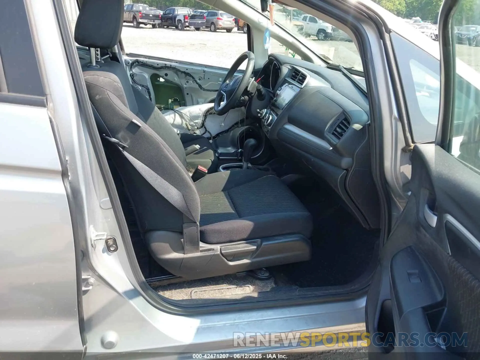 5 Photograph of a damaged car 3HGGK5H85LM714354 HONDA FIT 2020