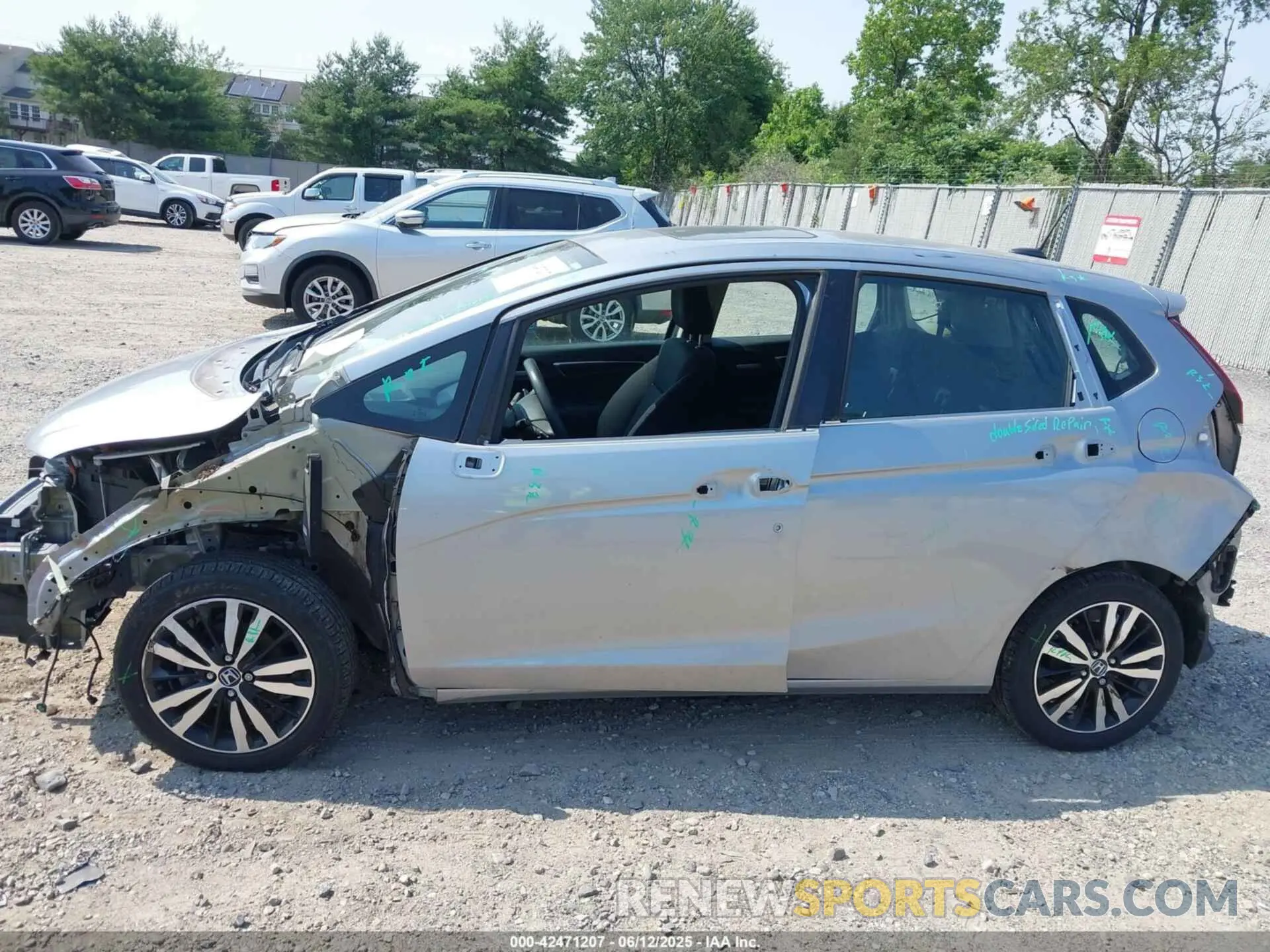 6 Photograph of a damaged car 3HGGK5H85LM714354 HONDA FIT 2020
