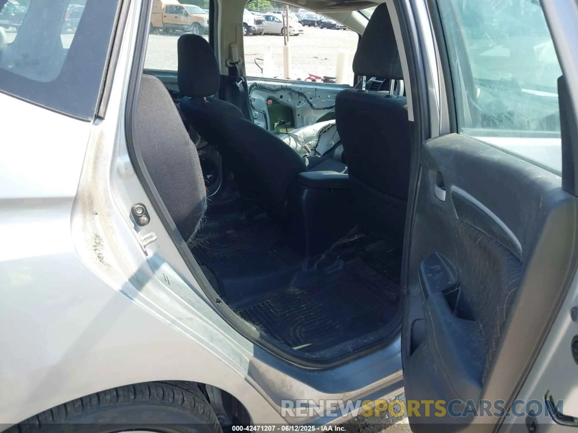 8 Photograph of a damaged car 3HGGK5H85LM714354 HONDA FIT 2020
