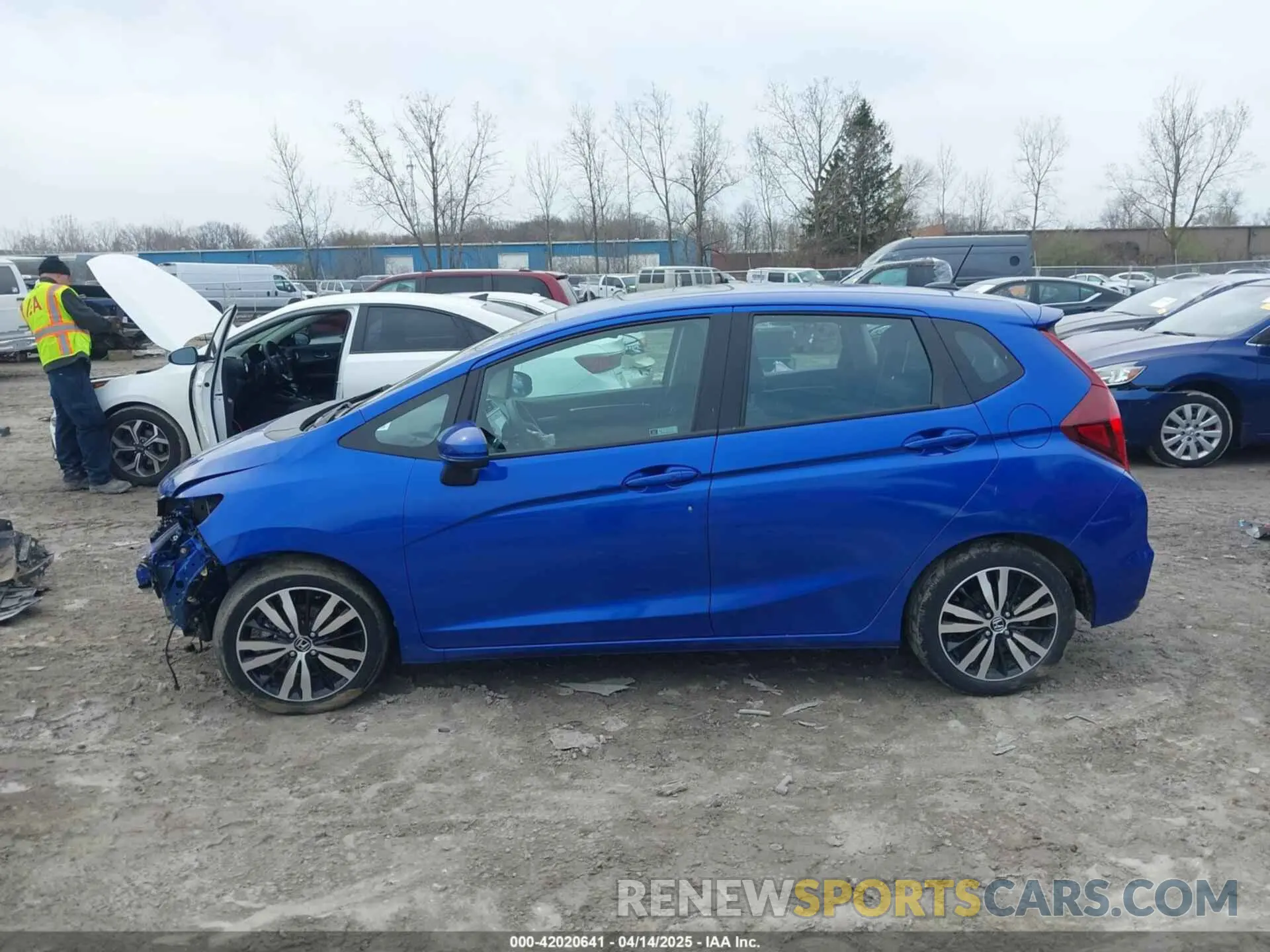 15 Photograph of a damaged car 3HGGK5H85LM719666 HONDA FIT 2020