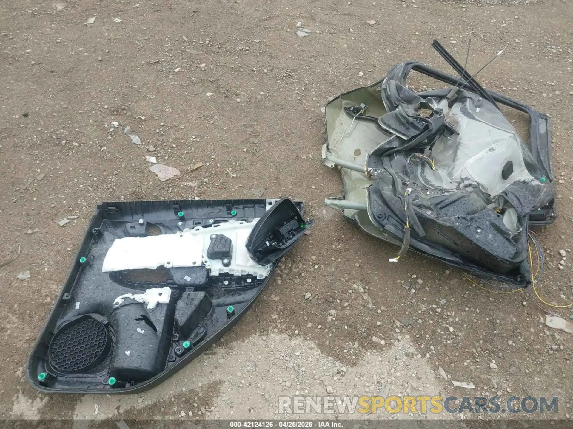 12 Photograph of a damaged car 3HGGK5H88LM716504 HONDA FIT 2020