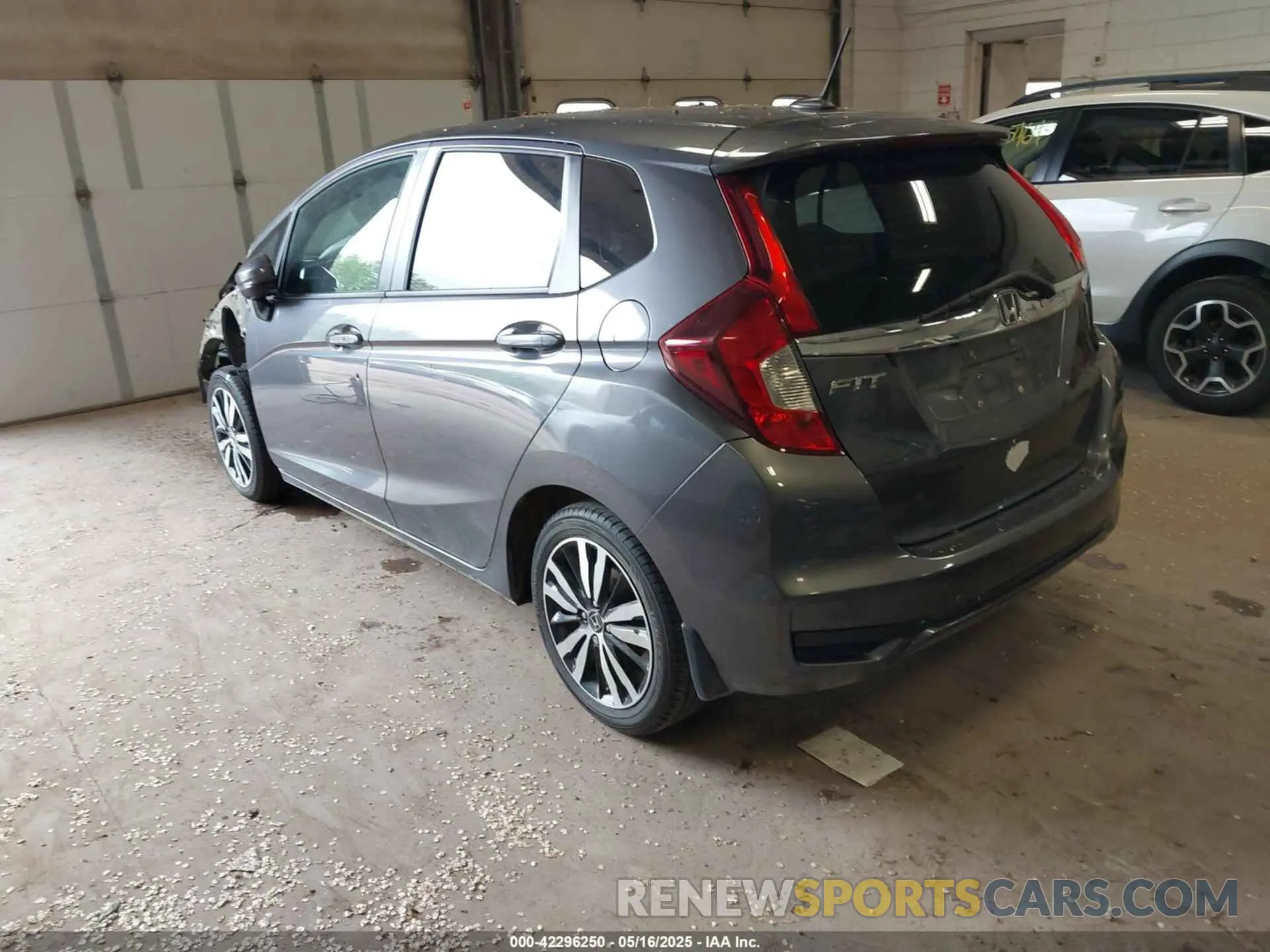 3 Photograph of a damaged car 3HGGK5H88LM724022 HONDA FIT 2020