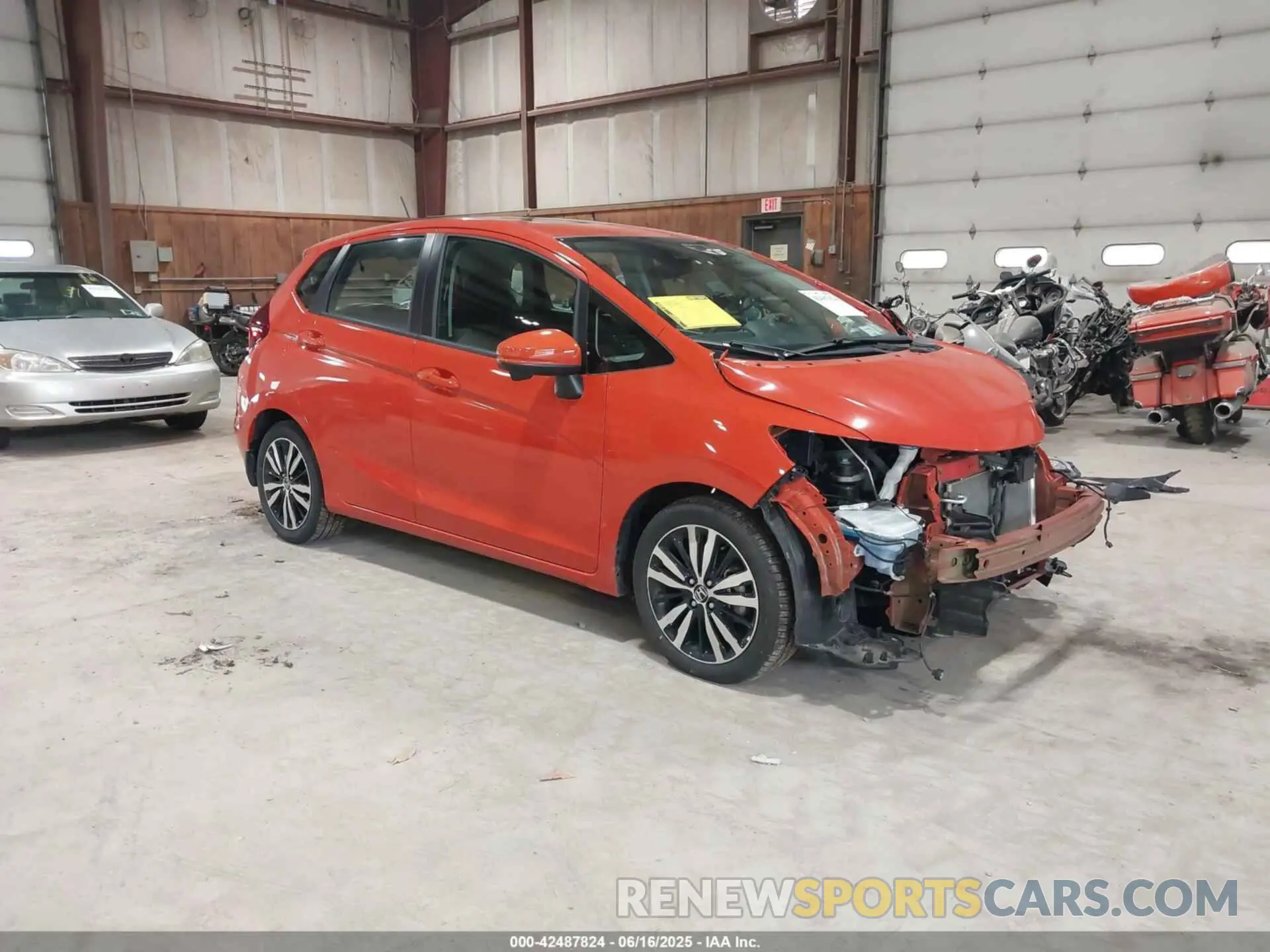 1 Фотография поврежденного автомобиля 3HGGK5H88LM729821 HONDA FIT 2020
