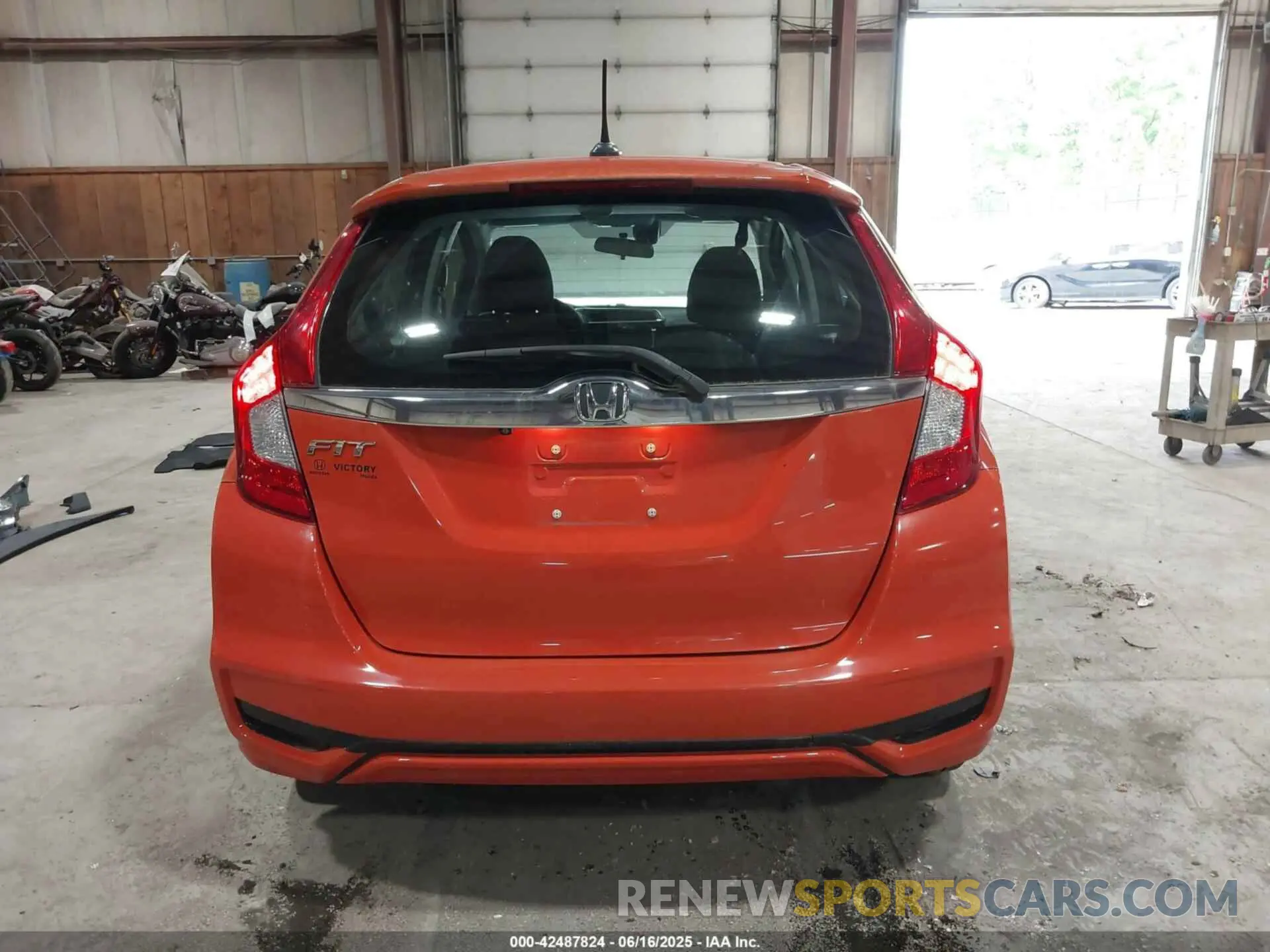 17 Фотография поврежденного автомобиля 3HGGK5H88LM729821 HONDA FIT 2020