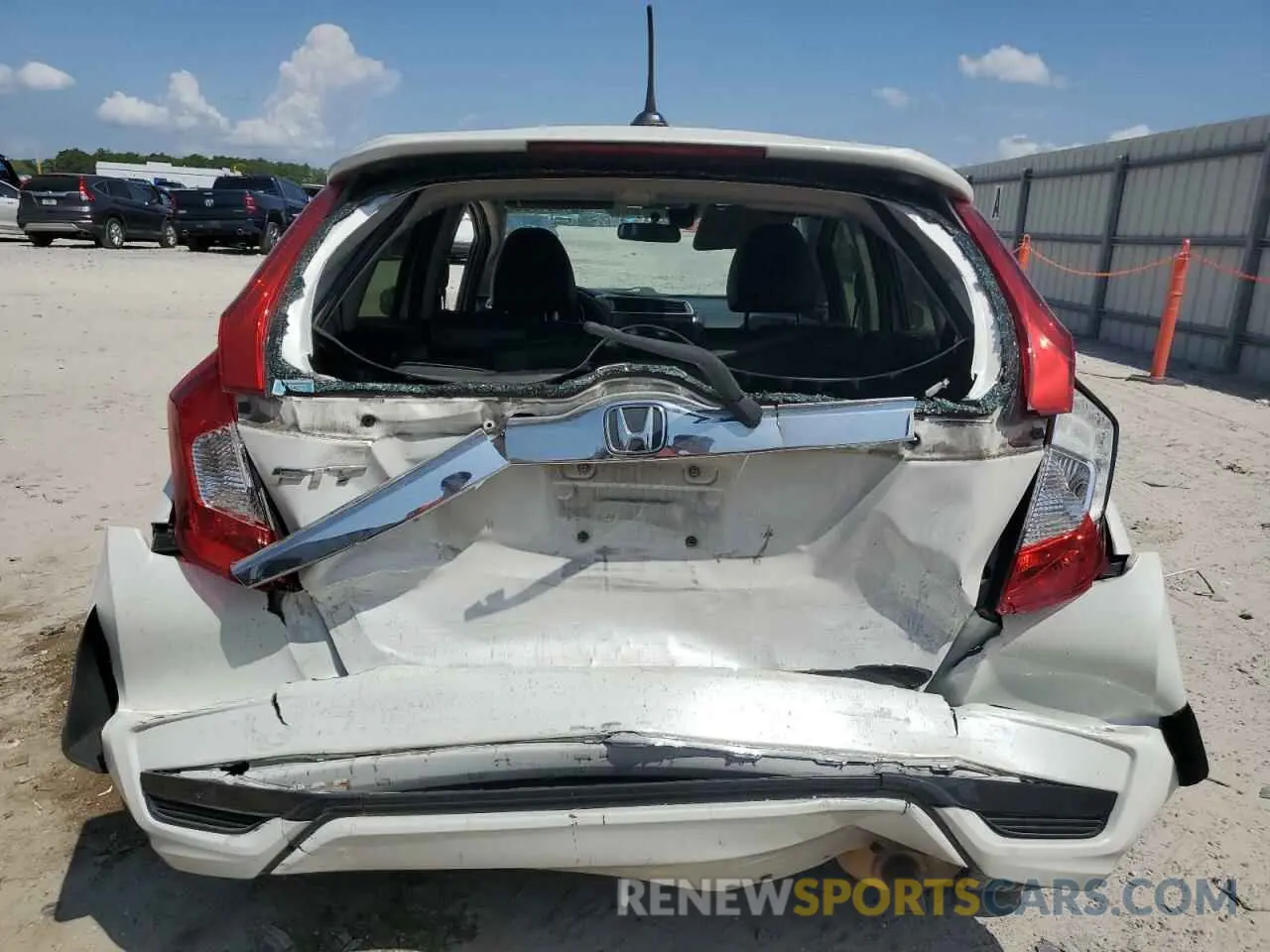6 Photograph of a damaged car 3HGGK5H93LM709355 HONDA FIT 2020