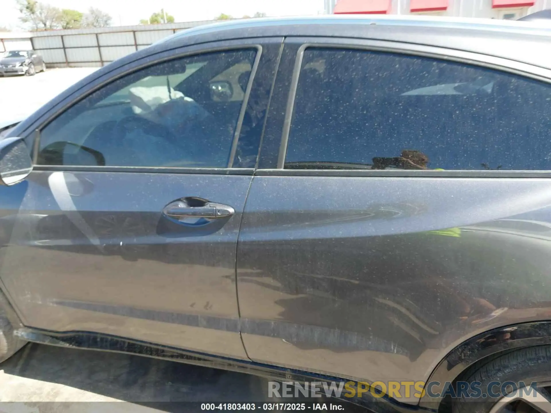 15 Photograph of a damaged car 3CZRU5H11KG701399 HONDA HR-V 2019