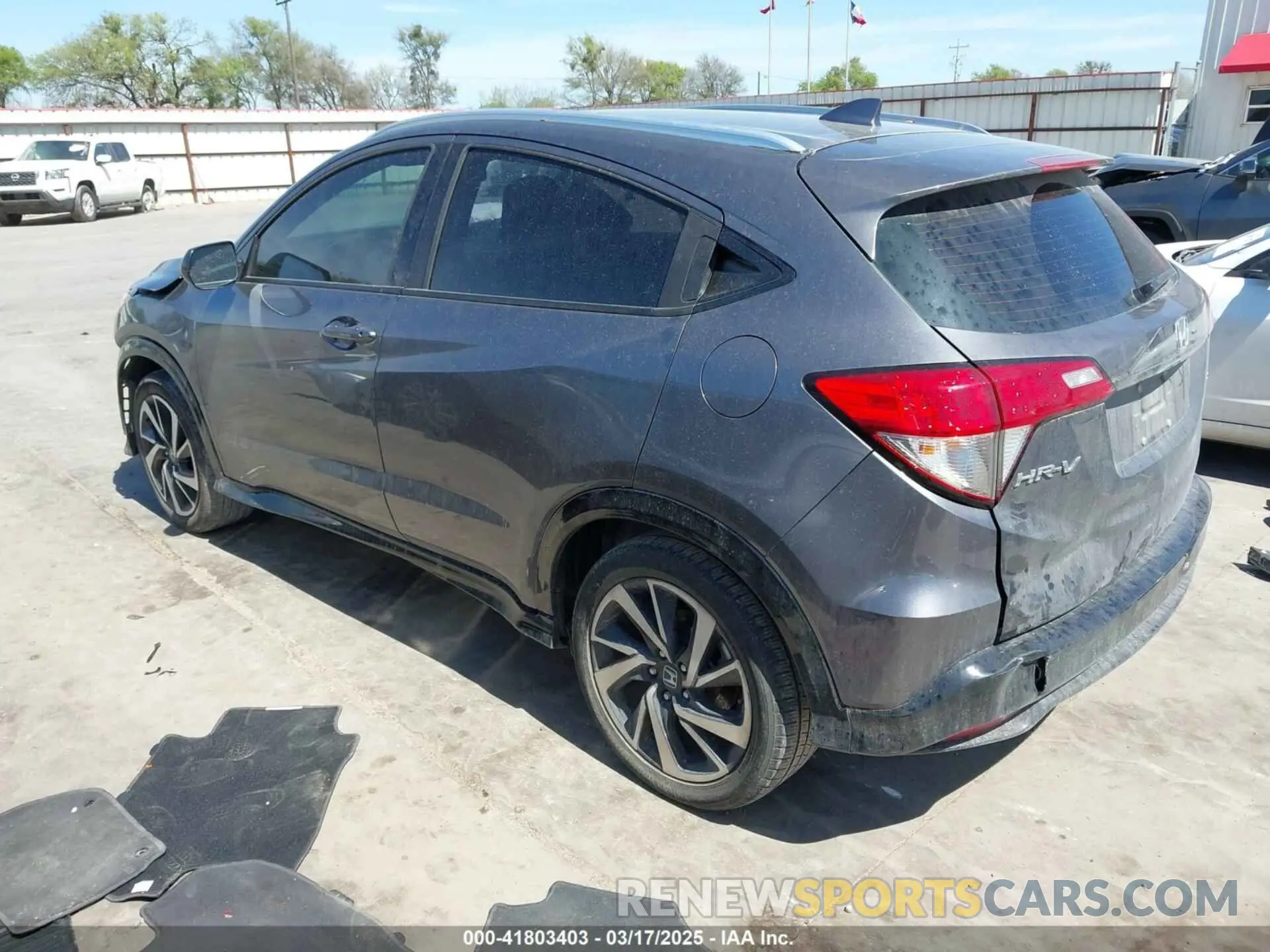 3 Photograph of a damaged car 3CZRU5H11KG701399 HONDA HR-V 2019