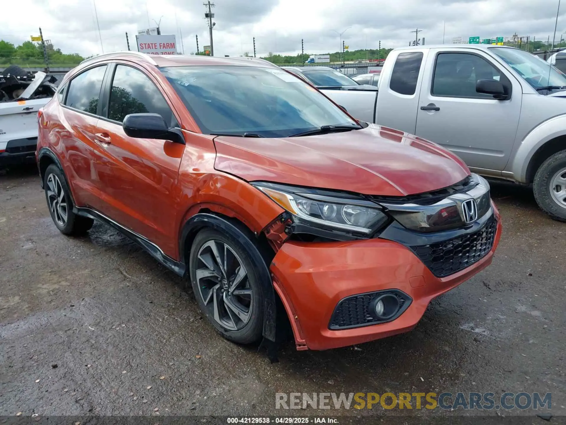 1 Photograph of a damaged car 3CZRU5H11KG701757 HONDA HR-V 2019