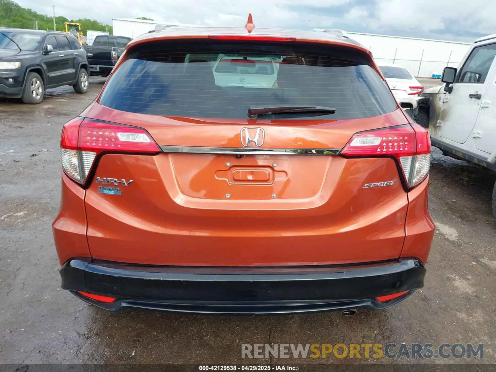 15 Photograph of a damaged car 3CZRU5H11KG701757 HONDA HR-V 2019