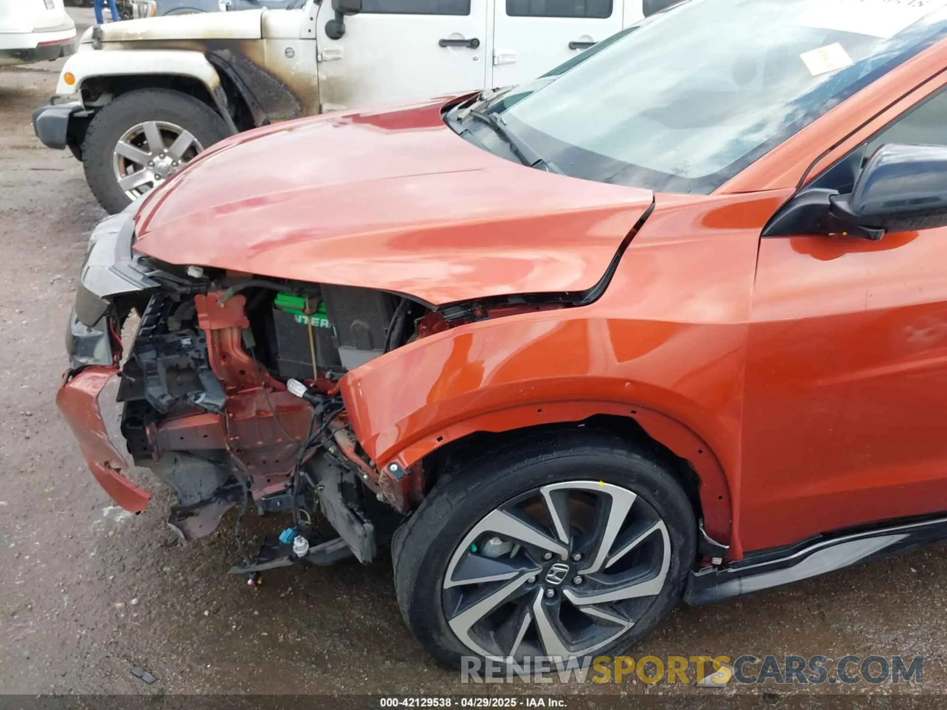 6 Photograph of a damaged car 3CZRU5H11KG701757 HONDA HR-V 2019