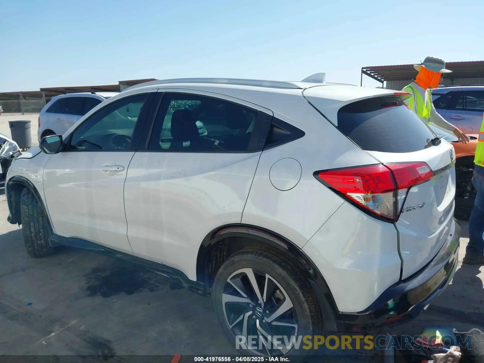 14 Photograph of a damaged car 3CZRU5H13KM700854 HONDA HR-V 2019
