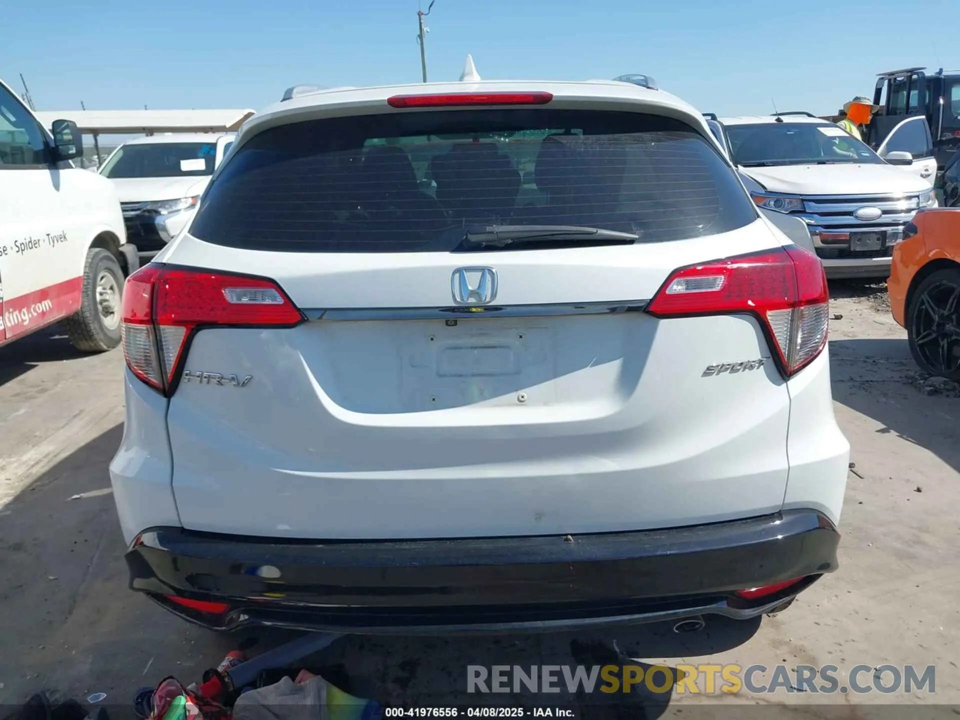 16 Photograph of a damaged car 3CZRU5H13KM700854 HONDA HR-V 2019