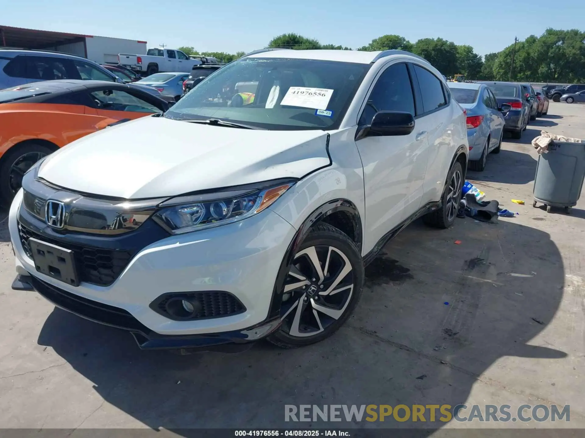 2 Photograph of a damaged car 3CZRU5H13KM700854 HONDA HR-V 2019