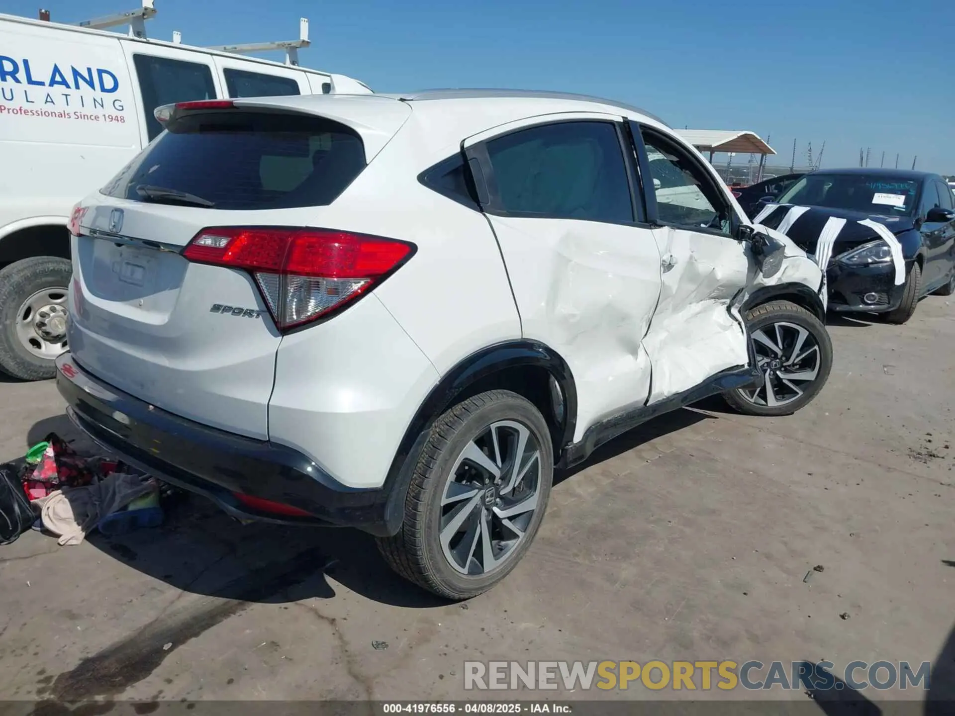 4 Photograph of a damaged car 3CZRU5H13KM700854 HONDA HR-V 2019