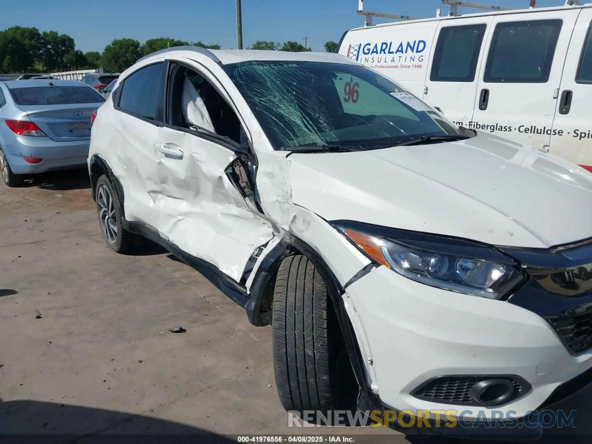 6 Photograph of a damaged car 3CZRU5H13KM700854 HONDA HR-V 2019