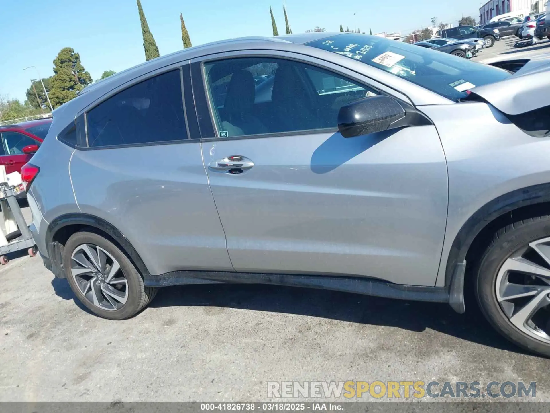 14 Photograph of a damaged car 3CZRU5H18KG707491 HONDA HR-V 2019