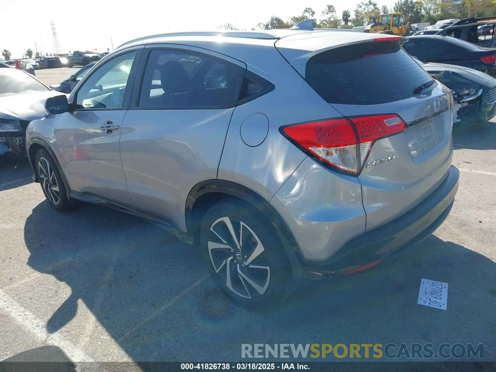 3 Photograph of a damaged car 3CZRU5H18KG707491 HONDA HR-V 2019