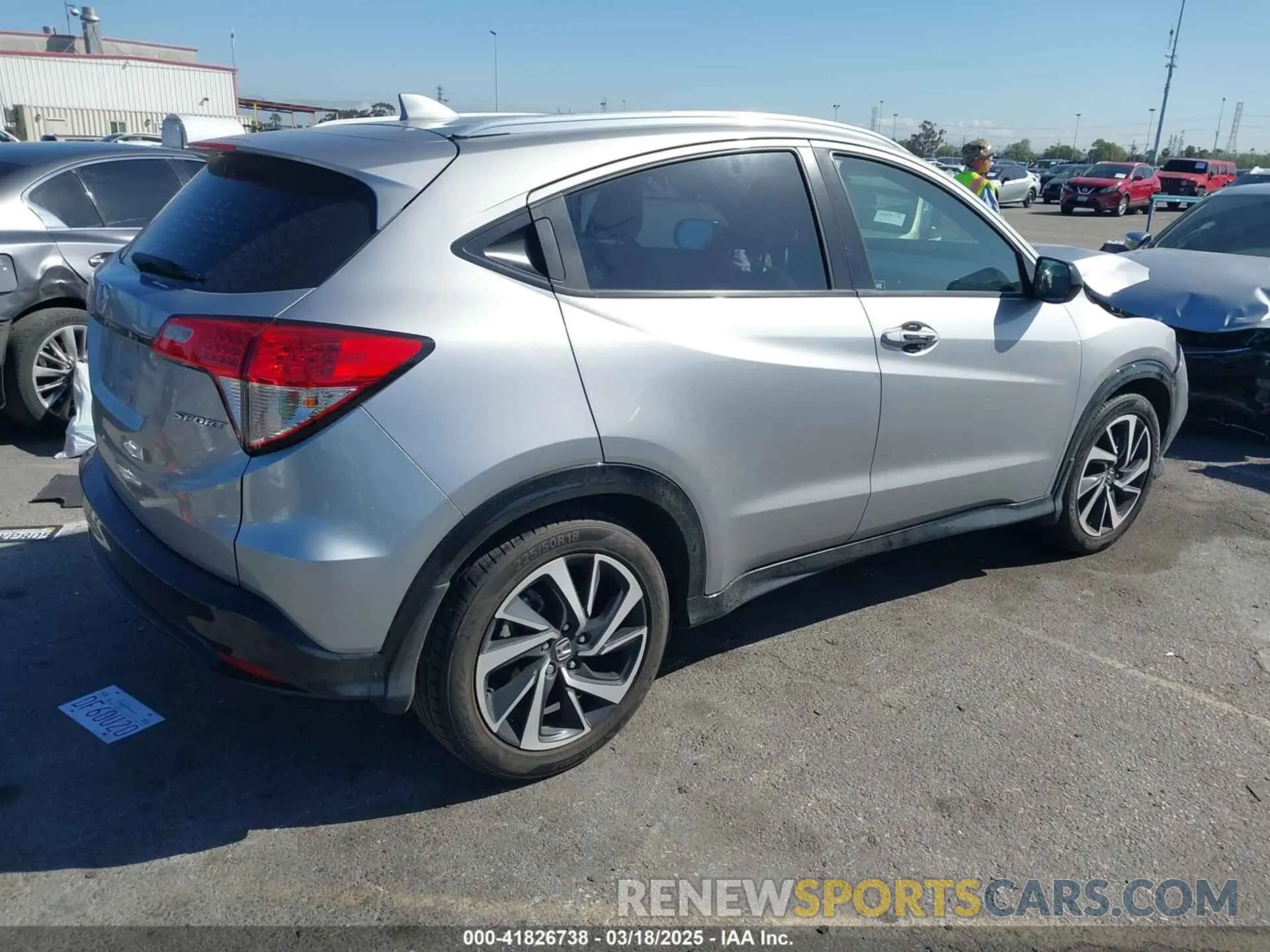 4 Photograph of a damaged car 3CZRU5H18KG707491 HONDA HR-V 2019