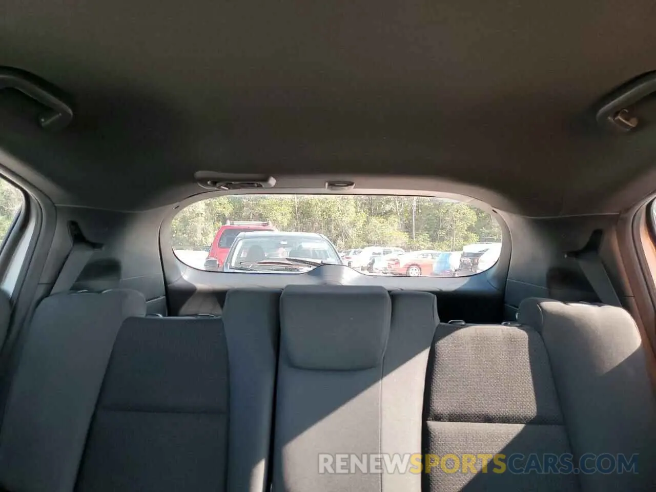 10 Photograph of a damaged car 3CZRU5H19KG702414 HONDA HR-V 2019