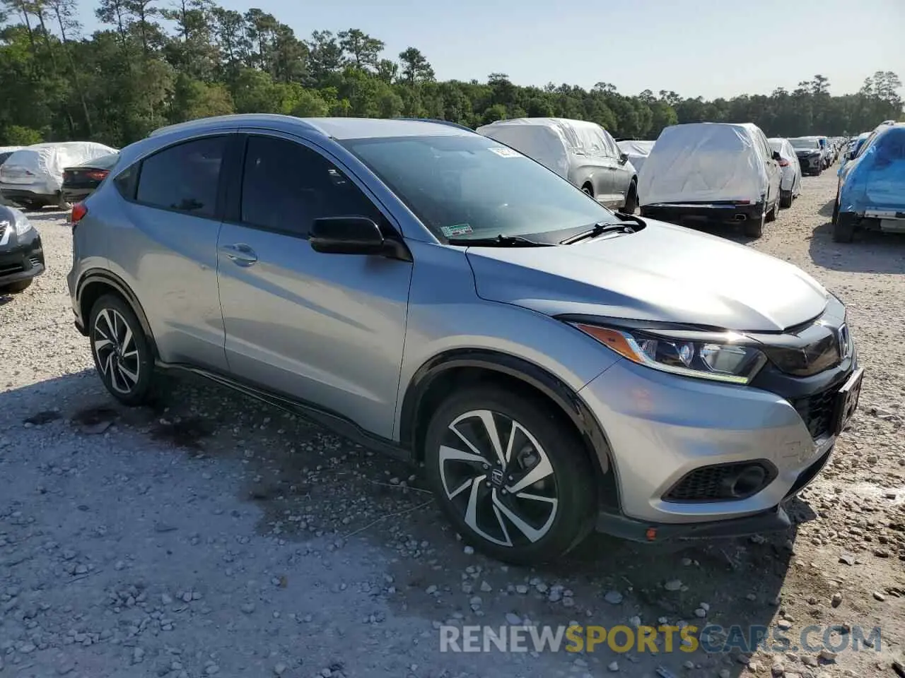 4 Photograph of a damaged car 3CZRU5H19KG702414 HONDA HR-V 2019