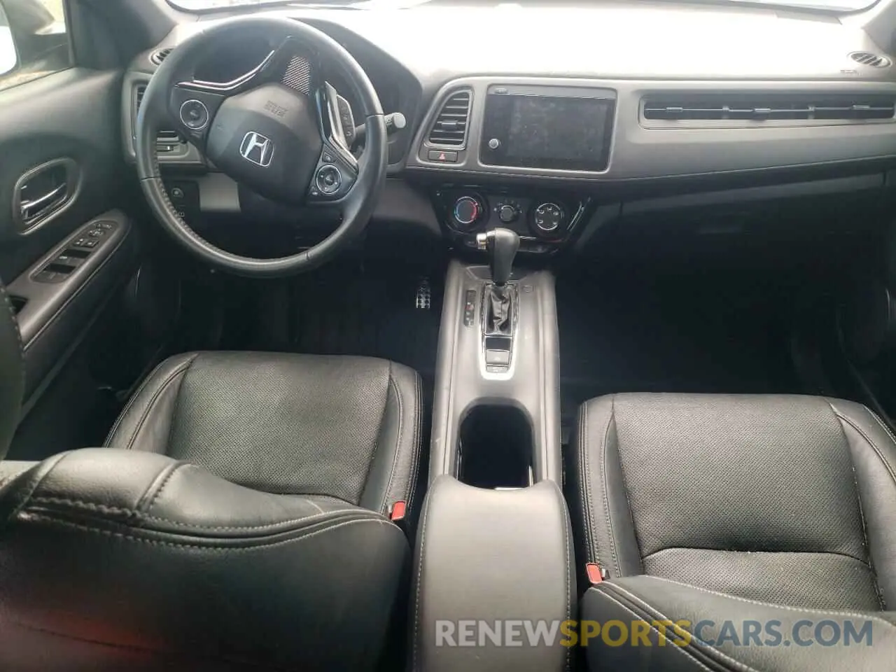 8 Photograph of a damaged car 3CZRU5H19KM702043 HONDA HR-V 2019