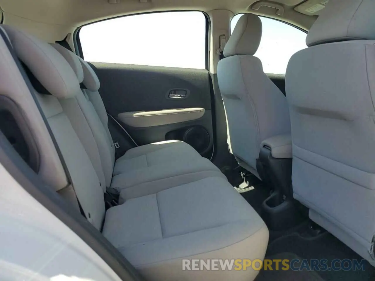 11 Photograph of a damaged car 3CZRU5H33KM702122 HONDA HR-V 2019