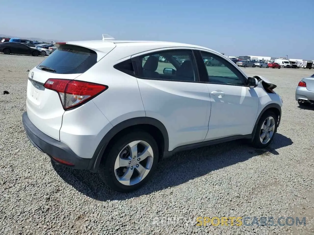 3 Photograph of a damaged car 3CZRU5H33KM702122 HONDA HR-V 2019