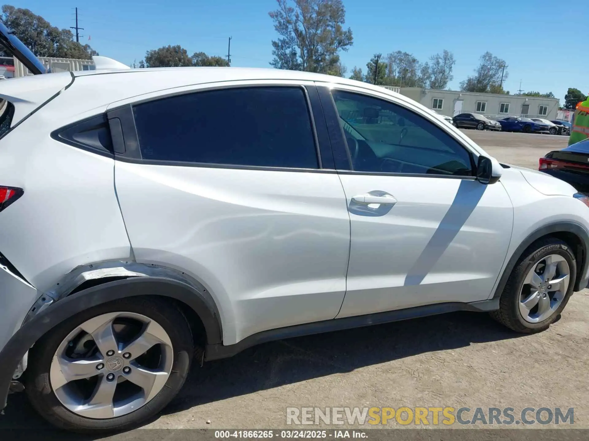 13 Photograph of a damaged car 3CZRU5H33KM730714 HONDA HR-V 2019