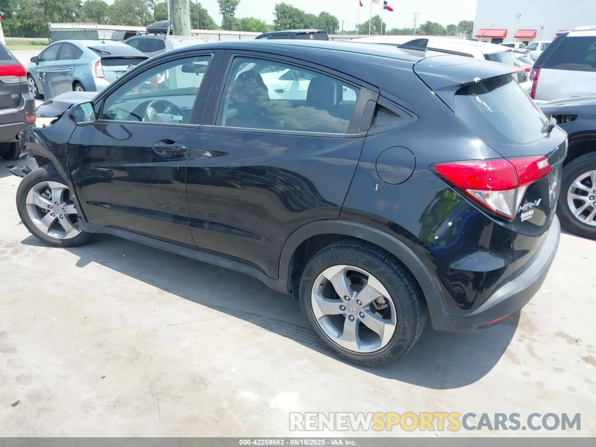 3 Photograph of a damaged car 3CZRU5H34KG713872 HONDA HR-V 2019