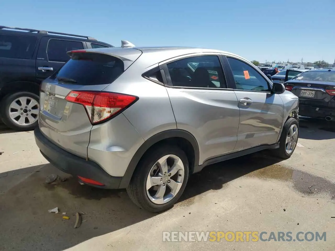 3 Photograph of a damaged car 3CZRU5H38KG705872 HONDA HR-V 2019