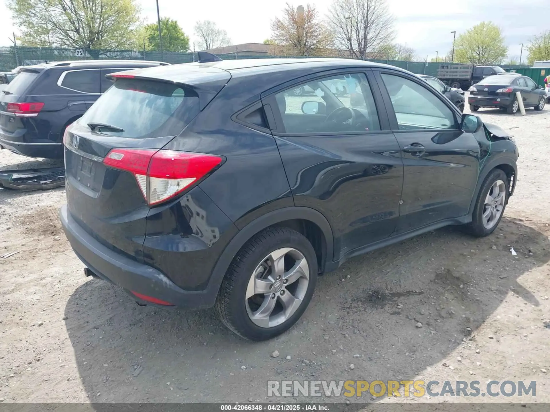 4 Фотография поврежденного автомобиля 3CZRU5H38KG715771 HONDA HR-V 2019