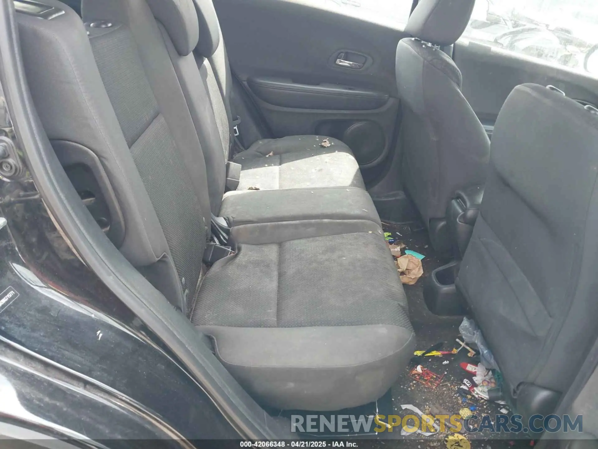 8 Фотография поврежденного автомобиля 3CZRU5H38KG715771 HONDA HR-V 2019