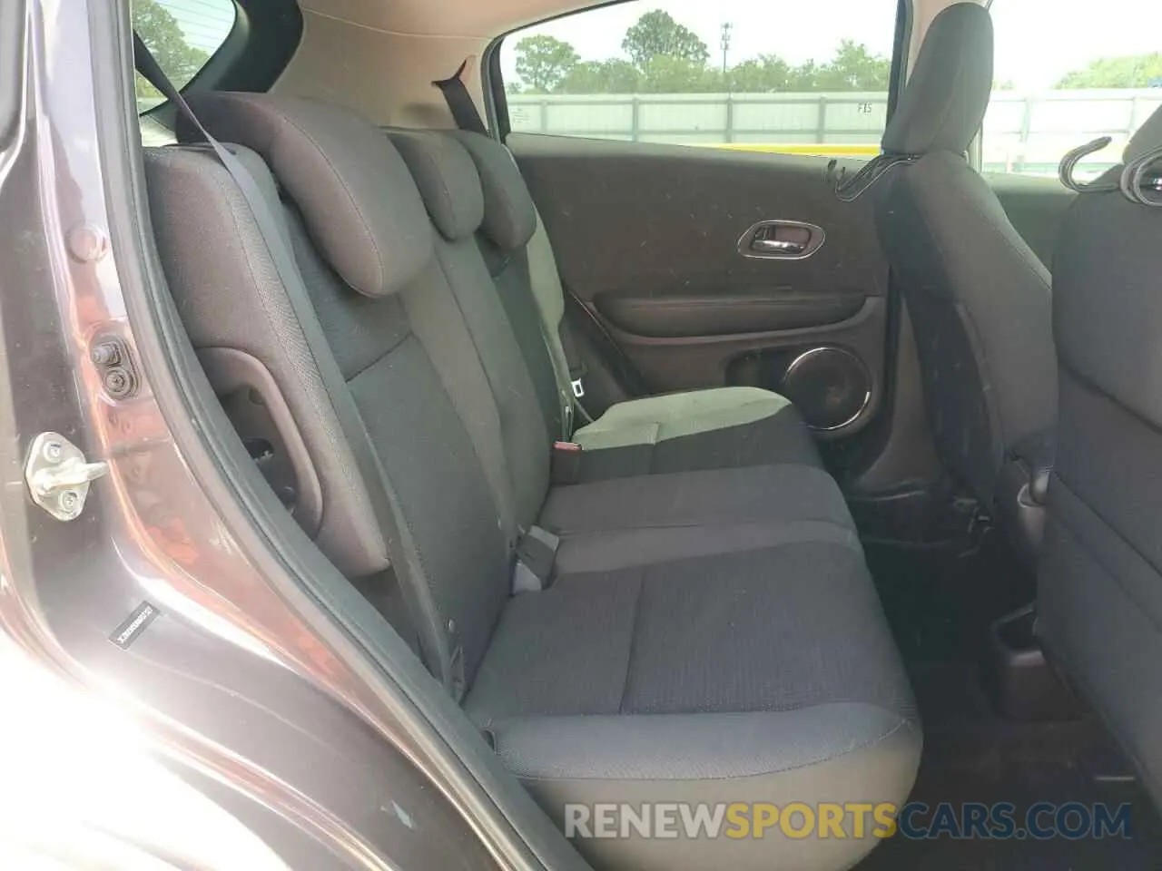 11 Photograph of a damaged car 3CZRU5H50KM707327 HONDA HR-V 2019