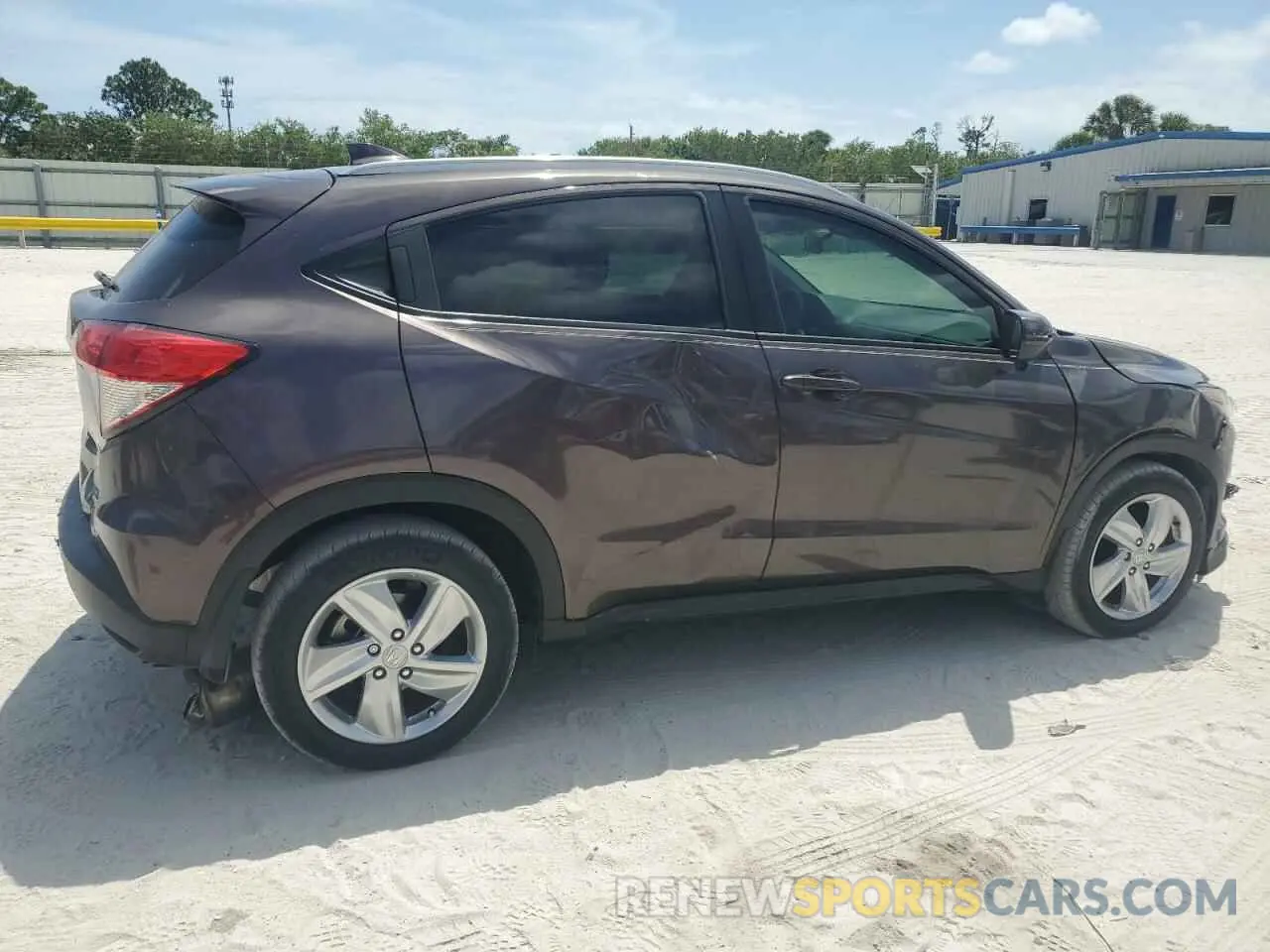 3 Photograph of a damaged car 3CZRU5H50KM707327 HONDA HR-V 2019