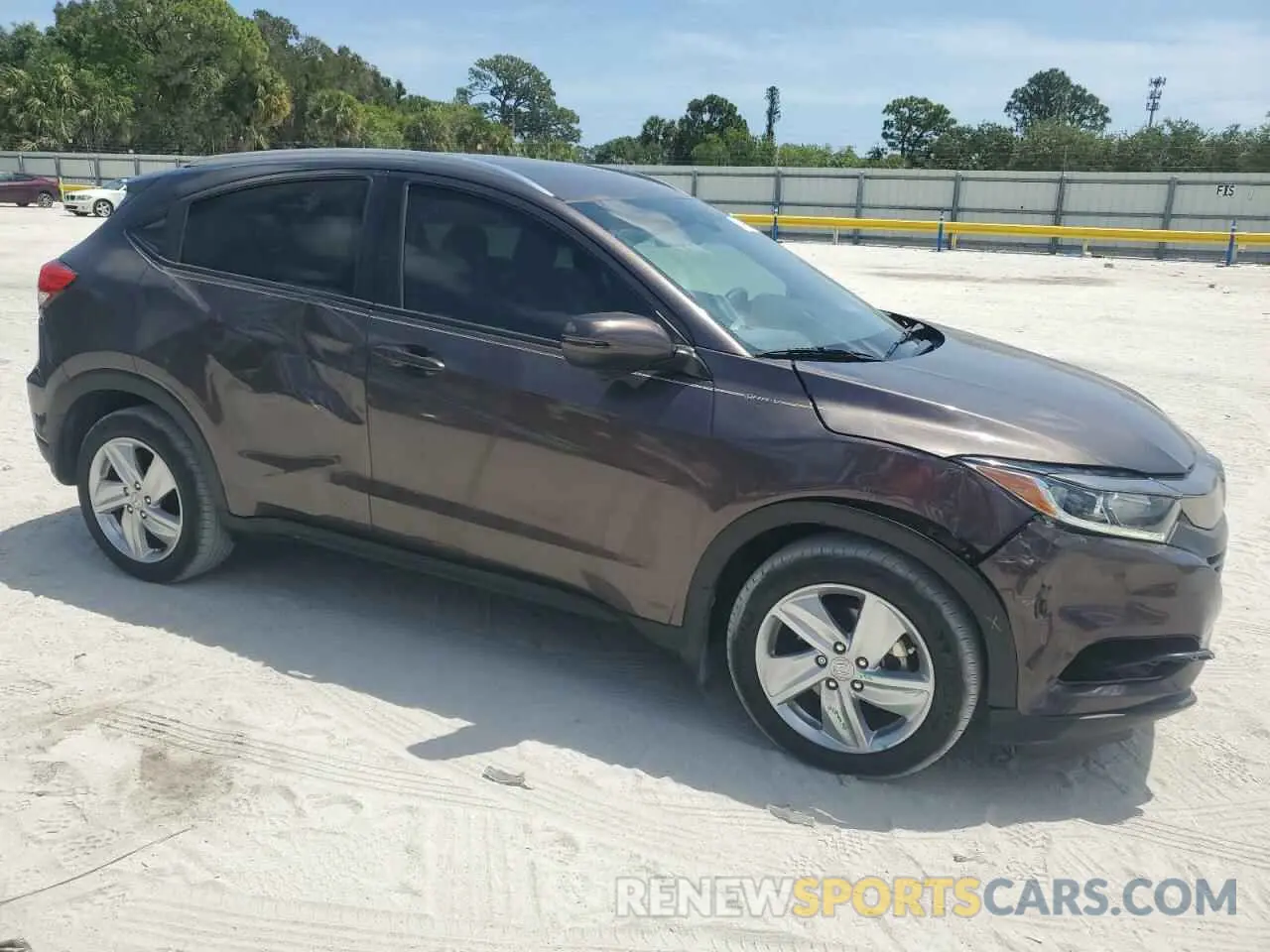 4 Photograph of a damaged car 3CZRU5H50KM707327 HONDA HR-V 2019