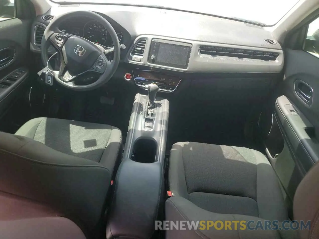 8 Photograph of a damaged car 3CZRU5H50KM707327 HONDA HR-V 2019