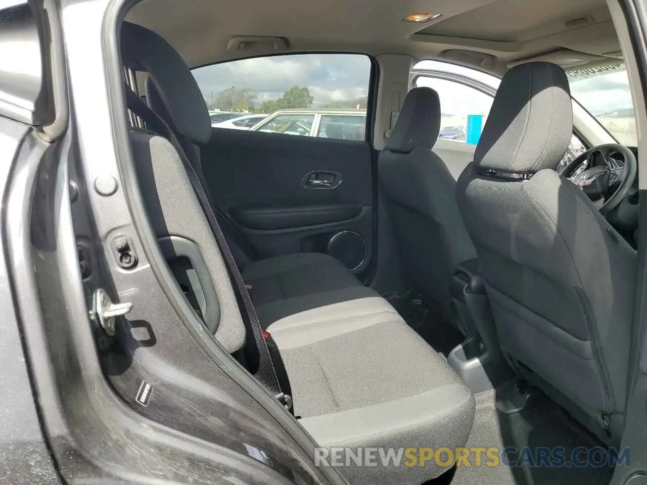 12 Photograph of a damaged car 3CZRU5H51KM716702 HONDA HR-V 2019