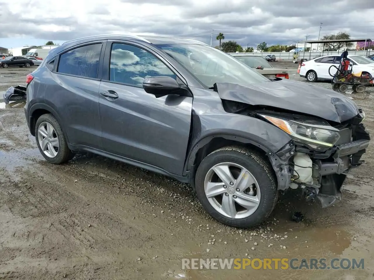 4 Photograph of a damaged car 3CZRU5H51KM716702 HONDA HR-V 2019