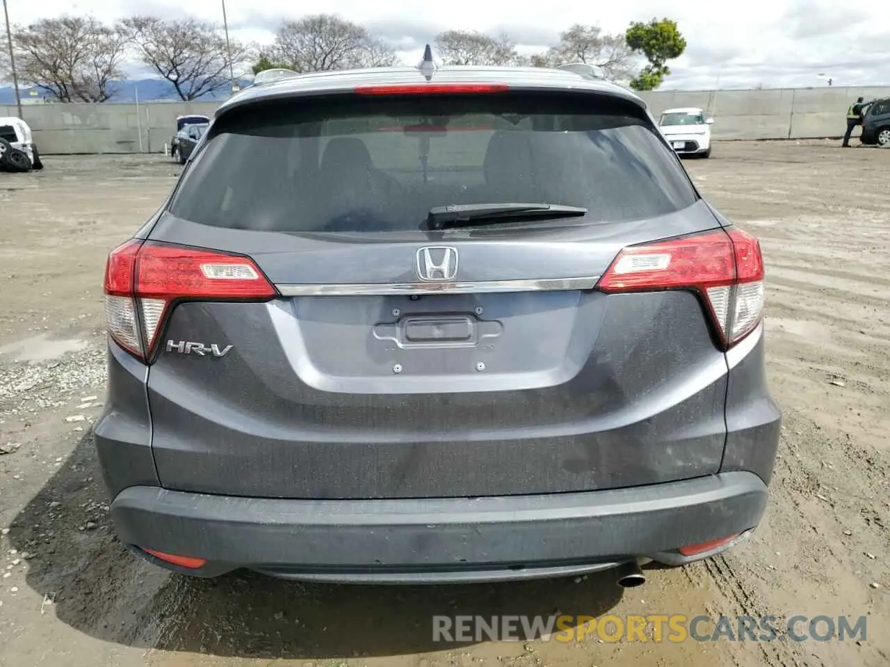 6 Photograph of a damaged car 3CZRU5H51KM716702 HONDA HR-V 2019