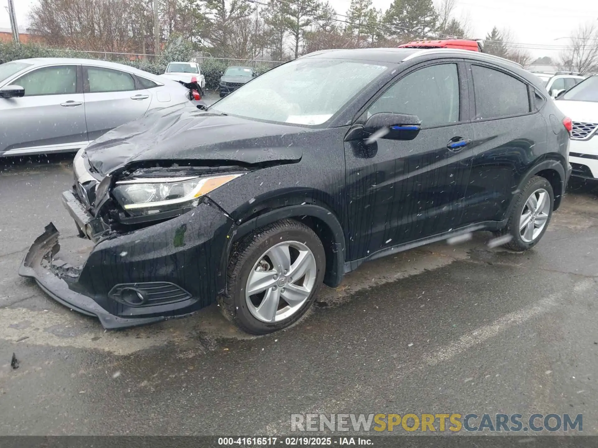 2 Photograph of a damaged car 3CZRU5H52KM704011 HONDA HR-V 2019