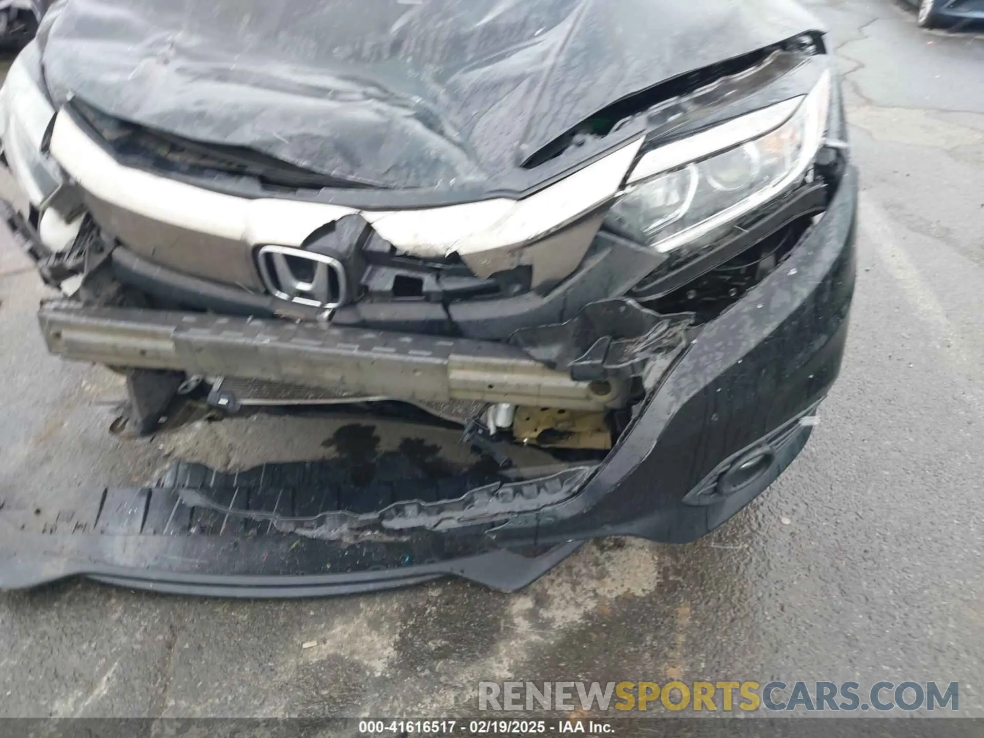 6 Photograph of a damaged car 3CZRU5H52KM704011 HONDA HR-V 2019