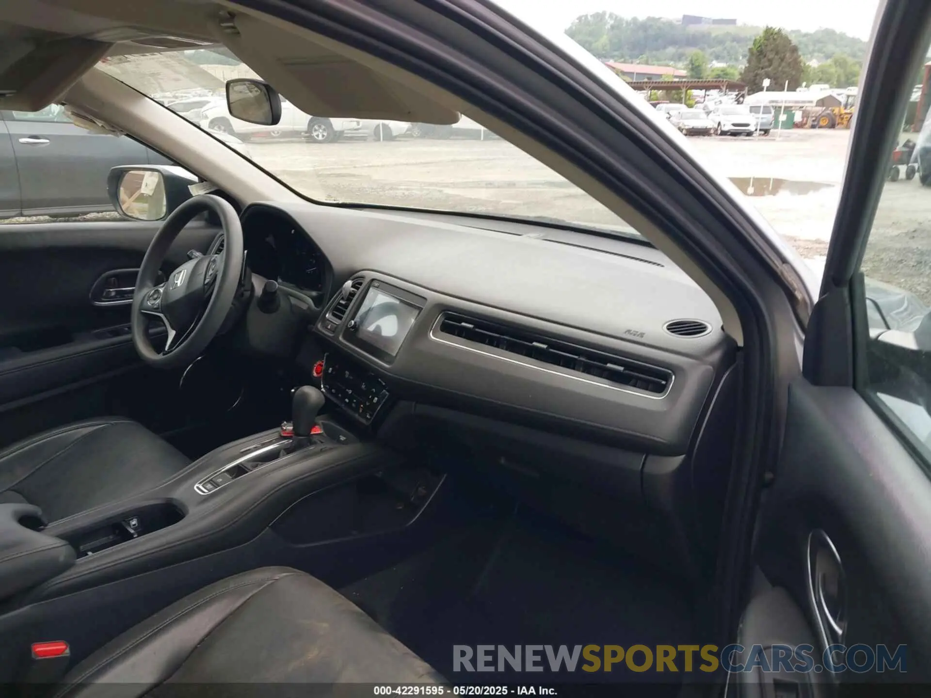 5 Photograph of a damaged car 3CZRU5H52KM707880 HONDA HR-V 2019