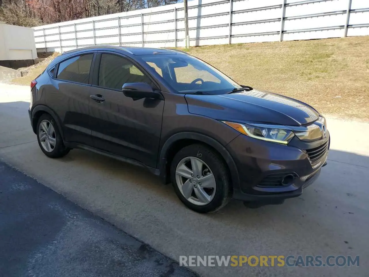 4 Photograph of a damaged car 3CZRU5H54KM704964 HONDA HR-V 2019