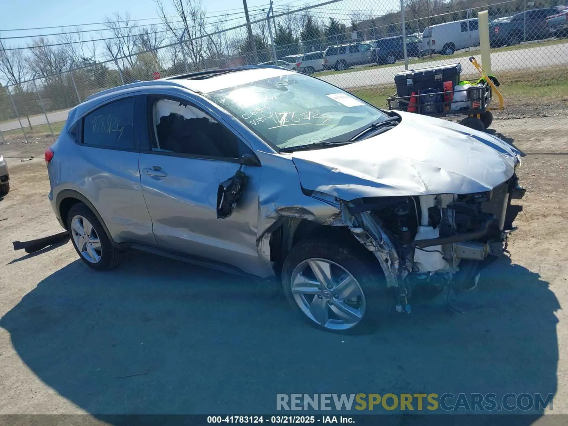 1 Photograph of a damaged car 3CZRU5H54KM728584 HONDA HR-V 2019