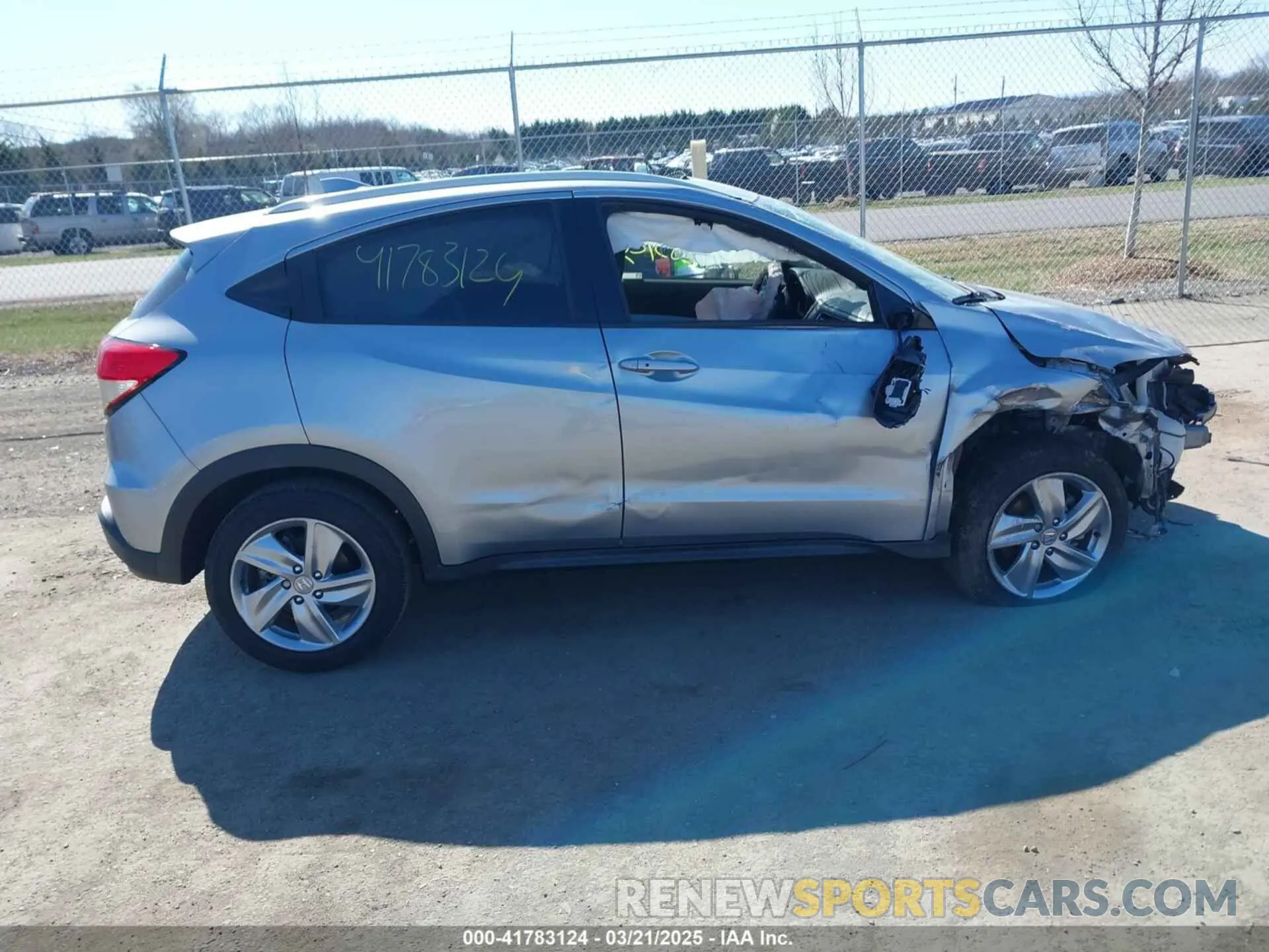 13 Photograph of a damaged car 3CZRU5H54KM728584 HONDA HR-V 2019
